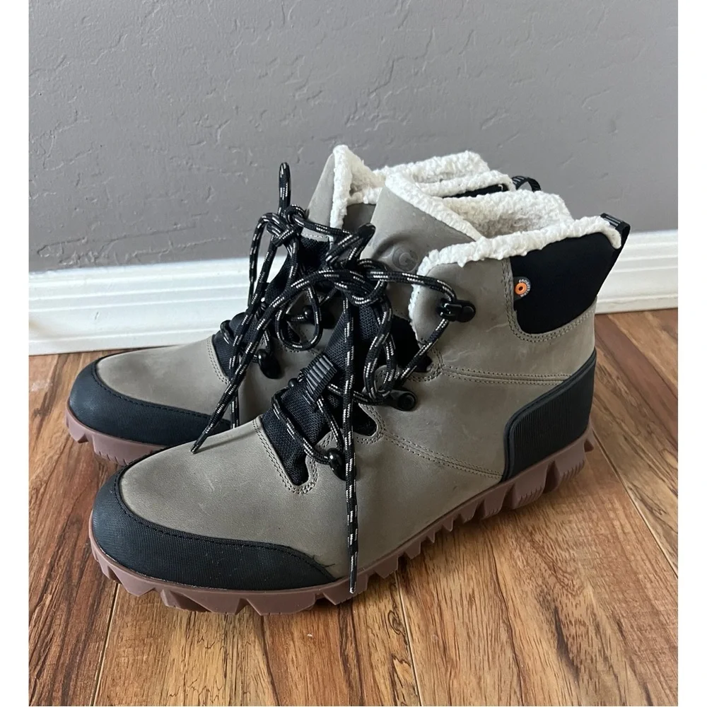 Bogs - Women's - Boots Arcata
Urban Leather... Size 10 - Picture 6 of 12